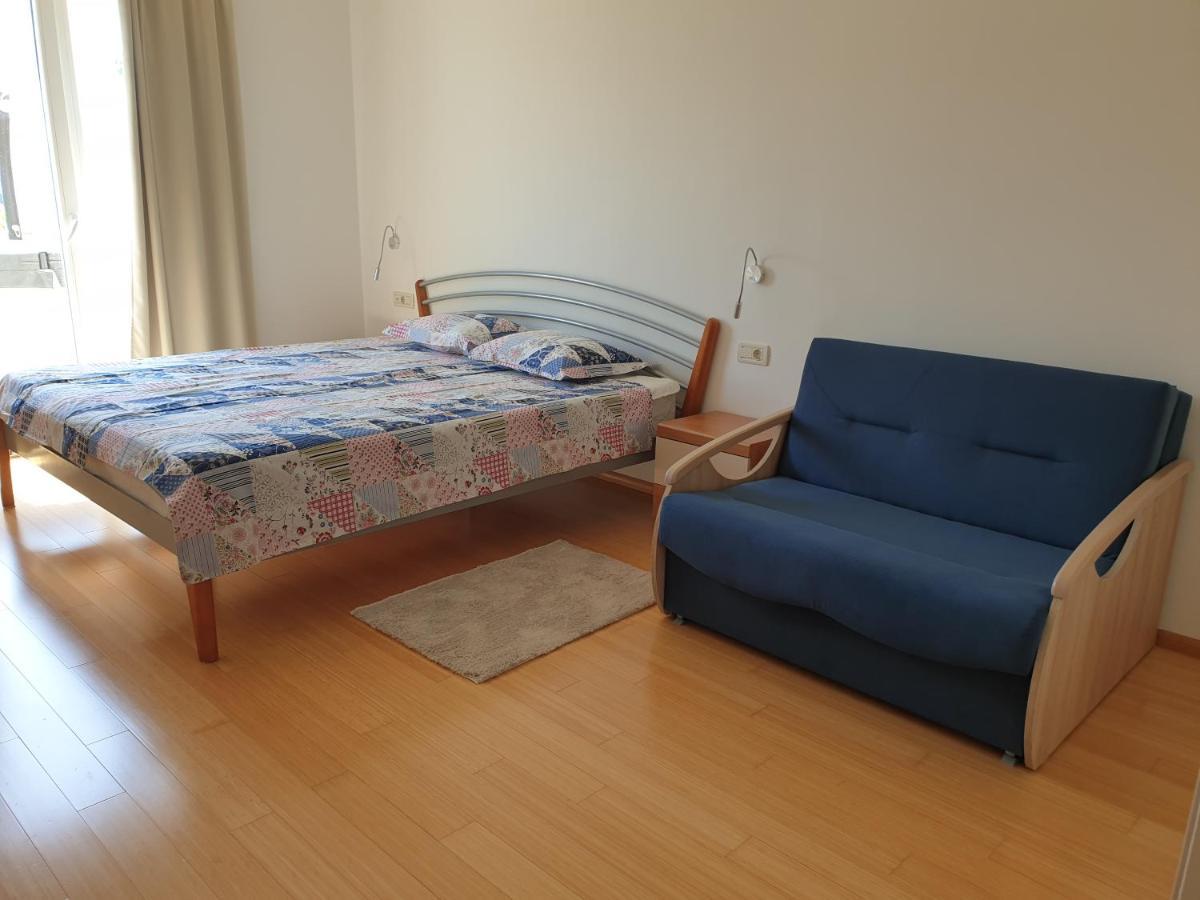شقة Abelia, Two Terraces, Hot Tub, Free Parking دوبروفينك المظهر الخارجي الصورة