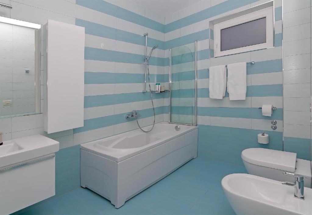 شقة Abelia, Two Terraces, Hot Tub, Free Parking دوبروفينك المظهر الخارجي الصورة