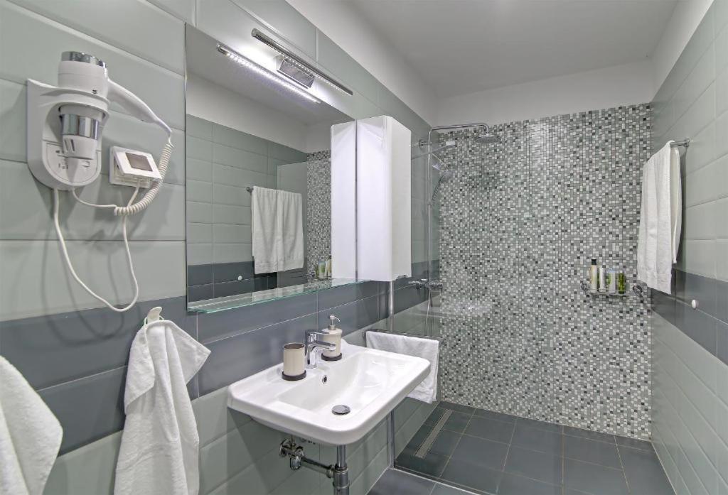 شقة Abelia, Two Terraces, Hot Tub, Free Parking دوبروفينك المظهر الخارجي الصورة