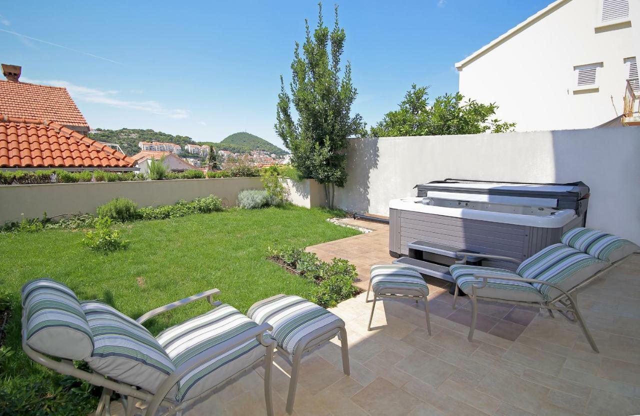 شقة Abelia, Two Terraces, Hot Tub, Free Parking دوبروفينك المظهر الخارجي الصورة