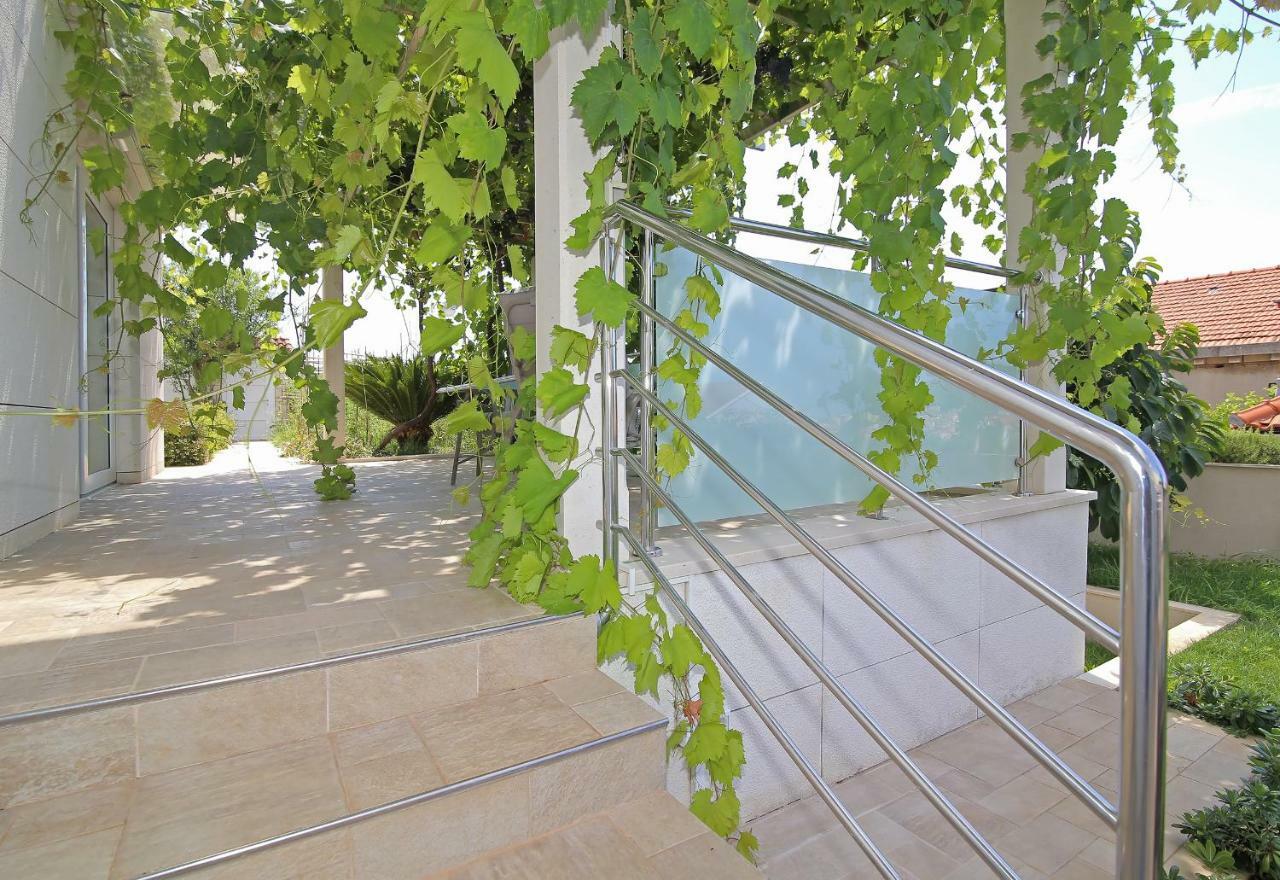 شقة Abelia, Two Terraces, Hot Tub, Free Parking دوبروفينك المظهر الخارجي الصورة