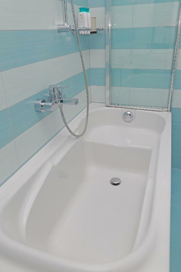 شقة Abelia, Two Terraces, Hot Tub, Free Parking دوبروفينك المظهر الخارجي الصورة